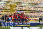 19.07.2026, Fussball Weltmeisterschaft 2026 in den USA, Finale, Spanien - Argentinien, im MetLife Stadium (New York/New Jersey (East Rutherford)), Spanien ist Fussball-Weltmeister 2026, Siegerehrung, li: König Felipe IV von Spanien, mitte: Rodri (Spanien) ,mit dem Pokal. re: Gianni Infantino (FIFA-Präsident) und US-Präsident Donald J. Trump (USA).

