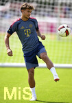 27.07.2026, Fussball Bundesliga 2026/2027, Trainingslager FC Bayern München in Rottach-Egern am Tegernsee (Bayern). Tom Bischof (FC Bayern München) am Ball.