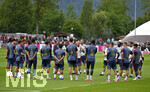 27.07.2026, Fussball Bundesliga 2026/2027, Trainingslager FC Bayern München in Rottach-Egern am Tegernsee (Bayern). Die Spieler versammeln sich