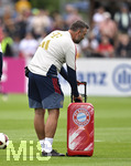 27.07.2026, Fussball Bundesliga 2026/2027, Trainingslager FC Bayern München in Rottach-Egern am Tegernsee (Bayern). Große Box mit auf dem Rasen
