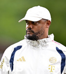 27.07.2026, Fussball Bundesliga 2026/2027, Trainingslager FC Bayern München in Rottach-Egern am Tegernsee (Bayern). Trainer Vincent Kompany (FC Bayern München) nachdenklich,