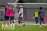 27.07.2026, Fussball Bundesliga 2026/2027, Trainingslager FC Bayern München in Rottach-Egern am Tegernsee (Bayern). Trainer Vincent Kompany (3. von links, FC Bayern München) gibt Anweisungen. 