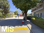 28.07.2026, Fussball Bundesliga 2026/2027, Trainingslager FC Bayern München in Rottach-Egern am Tegernsee (Bayern). Am Mannschaftshotel Parkhotel Egerner Höfe wurde eine Spur gesperrt für den parkenden Bayern-Mannschaftsbus, inklusive temporär aufgestellter Verkehrsampel. 