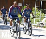 28.07.2026, Fussball Bundesliga 2026/2027, Trainingslager FC Bayern München in Rottach-Egern am Tegernsee (Bayern). Marlin Brown (FC Bayern) auf dem Fahrrad