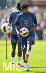 28.07.2026, Fussball Bundesliga 2026/2027, Trainingslager FC Bayern München in Rottach-Egern am Tegernsee (Bayern). Nathaniel Brown (FC Bayern München) am Ball.