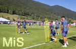 28.07.2026, Fussball Bundesliga 2026/2027, Trainingslager FC Bayern München in Rottach-Egern am Tegernsee (Bayern). Nathaniel Brown (mitte, Bayern München)