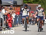 29.07.2026, Fussball Bundesliga 2026/2027, Trainingslager FC Bayern München in Rottach-Egern am Tegernsee (Bayern). Trainer Vincent Kompany (FC Bayern München) kommt mit dem Fahrrad