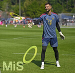 29.07.2026, Fussball Bundesliga 2026/2027, Trainingslager FC Bayern München in Rottach-Egern am Tegernsee (Bayern). Torwart Sven Ulreich (FC Bayern München) wirft Ringe