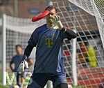 29.07.2026, Fussball Bundesliga 2026/2027, Trainingslager FC Bayern München in Rottach-Egern am Tegernsee (Bayern). Torwart Manuel Neuer (FC Bayern München) fängt eine Frisbee Wurf-Scheibe
