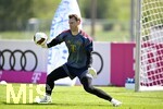 29.07.2026, Fussball Bundesliga 2026/2027, Trainingslager FC Bayern München in Rottach-Egern am Tegernsee (Bayern). Torwart Manuel Neuer (FC Bayern München) am Ball.
