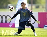 29.07.2026, Fussball Bundesliga 2026/2027, Trainingslager FC Bayern München in Rottach-Egern am Tegernsee (Bayern). Torwart Manuel Neuer (FC Bayern München) am Ball.