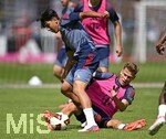 29.07.2026, Fussball Bundesliga 2026/2027, Trainingslager FC Bayern München in Rottach-Egern am Tegernsee (Bayern). v.l. x gegen Joshua Kimmich (FC Bayern München) 