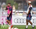 29.07.2026, Fussball Bundesliga 2026/2027, Trainingslager FC Bayern München in Rottach-Egern am Tegernsee (Bayern). Joshua Kimmich (FC Bayern München)  und Trainer Vincent Kompany (FC Bayern München) haben Spass