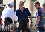 30.07.2026, Fussball Bundesliga 2026/2027, Trainingslager FC Bayern München in Rottach-Egern am Tegernsee (Bayern). Testspiel FC Rottach Egern - FC Bayern München, Ehren-Präsident Uli Hoeneß (FC Bayern München, Hoeness)     begrüßt Vorstandsvorsitzender Jan-Christian Dreesen (FC Bayern München) und Sportdirektor Christoph Freund (Bayern München) 