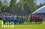 30.07.2026, Fussball Bundesliga 2026/2027, Trainingslager FC Bayern München in Rottach-Egern am Tegernsee (Bayern). Testspiel FC Rottach Egern - FC Bayern München,    Beide Mannschaften stehen in einer Reihe 