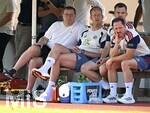 30.07.2026, Fussball Bundesliga 2026/2027, Trainingslager FC Bayern München in Rottach-Egern am Tegernsee (Bayern). Testspiel FC Rottach Egern - FC Bayern München,    v.l. Sportvorstand Max Eberl (Bayern München) und Teamarzt Jochen Hahne (FC Bayern München)  