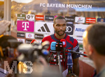30.07.2026, Fussball Bundesliga 2026/2027, Trainingslager FC Bayern München in Rottach-Egern am Tegernsee (Bayern). Testspiel FC Rottach Egern - FC Bayern München, Jonathan Tah (FC Bayern München) beim anschliessenden Interview mit den Medien.