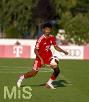 30.07.2026, Fussball Bundesliga 2026/2027, Trainingslager FC Bayern München in Rottach-Egern am Tegernsee (Bayern). Testspiel FC Rottach Egern - FC Bayern München, Nathaniel Brown (FC Bayern München) am Ball 