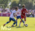 30.07.2026, Fussball Bundesliga 2026/2027, Trainingslager FC Bayern München in Rottach-Egern am Tegernsee (Bayern). Testspiel FC Rottach Egern - FC Bayern München, re: Tom Bischof (FC Bayern München) am Ball 