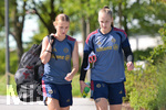 05.08.2026, München, Deutschland. Google Pixel Frauen-Bundesliga: Die FC Bayern Frauen absolvieren auf dem FC Bayern Campus eine Trainingseinheit zur Vorbereitung auf das Testspiel gegen Paris FC. Sophie Proost (FC Bayern Frauen), Regina van Eijk (FC Bayern Frauen)