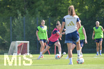 05.08.2026, München, Deutschland. Google Pixel Frauen-Bundesliga: Die FC Bayern Frauen absolvieren auf dem FC Bayern Campus eine Trainingseinheit zur Vorbereitung auf das Testspiel gegen Paris FC. Sarah Zadrazil (FC Bayern Frauen)