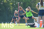 05.08.2026, München, Deutschland. Google Pixel Frauen-Bundesliga: Die FC Bayern Frauen absolvieren auf dem FC Bayern Campus eine Trainingseinheit zur Vorbereitung auf das Testspiel gegen Paris FC. Jovana Damnjanovic (FC Bayern Frauen), Katharina Naschenweng (FC Bayern Frauen)