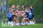 05.08.2026, München, Deutschland. Google Pixel Frauen-Bundesliga: Die FC Bayern Frauen absolvieren auf dem FC Bayern Campus eine Trainingseinheit zur Vorbereitung auf das Testspiel gegen Paris FC. Arianna Caruso (FC Bayern Frauen), Klara Bühl (FC Bayern Frauen)