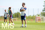 05.08.2026, München, Deutschland. Google Pixel Frauen-Bundesliga: Die FC Bayern Frauen absolvieren auf dem FC Bayern Campus eine Trainingseinheit zur Vorbereitung auf das Testspiel gegen Paris FC. Jose Barcala (Cheftrainer, FC Bayern Frauen)