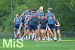 05.08.2026, München, Deutschland. Google Pixel Frauen-Bundesliga: Die FC Bayern Frauen absolvieren auf dem FC Bayern Campus eine Trainingseinheit zur Vorbereitung auf das Testspiel gegen Paris FC. Arianna Caruso (FC Bayern Frauen), Klara Bühl (FC Bayern Frauen)