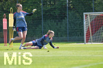 05.08.2026, München, Deutschland. Google Pixel Frauen-Bundesliga: Die FC Bayern Frauen absolvieren auf dem FC Bayern Campus eine Trainingseinheit zur Vorbereitung auf das Testspiel gegen Paris FC. Ena Mahmutovic (FC Bayern Frauen), Regina van Eijk (FC Bayern Frauen)