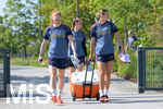 05.08.2026, München, Deutschland. Google Pixel Frauen-Bundesliga: Die FC Bayern Frauen absolvieren auf dem FC Bayern Campus eine Trainingseinheit zur Vorbereitung auf das Testspiel gegen Paris FC. Stine Ballisager (FC Bayern Frauen), Klara Bühl (FC Bayern Frauen)