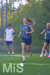 05.08.2026, München, Deutschland. Google Pixel Frauen-Bundesliga: Die FC Bayern Frauen absolvieren auf dem FC Bayern Campus eine Trainingseinheit zur Vorbereitung auf das Testspiel gegen Paris FC. Katharina Naschenweng (FC Bayern Frauen)