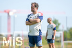05.08.2026, München, Deutschland. Google Pixel Frauen-Bundesliga: Die FC Bayern Frauen absolvieren auf dem FC Bayern Campus eine Trainingseinheit zur Vorbereitung auf das Testspiel gegen Paris FC. Jose Barcala (Cheftrainer, FC Bayern Frauen)