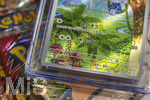 05.08.2026, Deutschland, Bayern, Pokemon-Sammelkarten auf dem Wohnzimmertisch einer Sammlerin.