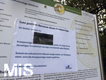 07.08.2026, Bad Wörishofen in Bayern, Eine Folge des Klimawandels und der extremen Hitzeperiode: Die Kneipptretbecken in der Kurstadt trocknen teilweise langsam aus, die Kneippanlage im Süden der Stadt ist nicht mehr mit Wasser versorgt, die Stadt muss Wasser sparen.  Mit diesem Schild an der Anlage informiert die Stadt die Bürger und Bürgerinnen.