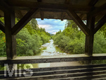 30.07.2026, Wandern in Rottach-Egern am Tegernsee (Bayern). Holzbrücke über der Weißach bei Kreuth.