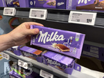 08.08.2026, , Milka Schokoladentafeln Alpenmilch-Creme im Angebot eines Supermarktes in Bayern, 