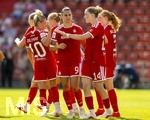 09.08.2026, Google Pixel Frauen-Bundesliga: Testspiel FC Bayern Frauen - Paris FC, im Sportpark Unterhaching, Torjubel Alara Sehitler (re, FC Bayern München) mit Jovana Damnjanovic (FC Bayern München) Linda Dallmann (FC Bayern München) 