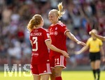 09.08.2026, Google Pixel Frauen-Bundesliga: Testspiel FC Bayern Frauen - Paris FC, im Sportpark Unterhaching, Pernille Harder (re, FC Bayern München) Torjubel mit Stine Ballisager (FC Bayern München) 