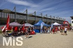 09.08.2026, Google Pixel Frauen-Bundesliga: Testspiel FC Bayern Frauen - Paris FC, im Sportpark Unterhaching,  Fanfest am Vorplatz des Stadions mit Aktionsflächen verschiedener Abteilungen des FC Bayern und anderen.