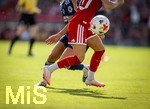 09.08.2026, Google Pixel Frauen-Bundesliga: Testspiel FC Bayern Frauen - Paris FC, im Sportpark Unterhaching,  Zweikampf, Duell, Aktion, Action,  