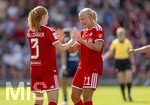 09.08.2026, Google Pixel Frauen-Bundesliga: Testspiel FC Bayern Frauen - Paris FC, im Sportpark Unterhaching,  Torjubel Pernille Harder (re, FC Bayern München) mit Stine Ballisager (FC Bayern München) 