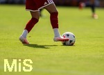 09.08.2026, Google Pixel Frauen-Bundesliga: Testspiel FC Bayern Frauen - Paris FC, im Sportpark Unterhaching,  Einzelspieler, Einzeln, ganze Figur, ganzfigur, Einzelaktion, Einzelperson, Aktion, Einzelbild, Einzelaktion, Freisteller, Ganzkörperaufnahme, Spielszene, Einzelbild, Ganzkörper, Aktionsfoto,  