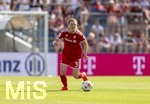 09.08.2026, Google Pixel Frauen-Bundesliga: Testspiel FC Bayern Frauen - Paris FC, im Sportpark Unterhaching,  Stine Ballisager (FC Bayern München) am Ball 