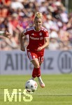09.08.2026, Google Pixel Frauen-Bundesliga: Testspiel FC Bayern Frauen - Paris FC, im Sportpark Unterhaching,  Linda Dallmann (FC Bayern München) am Ball 