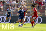 09.08.2026, Google Pixel Frauen-Bundesliga: Testspiel FC Bayern Frauen - Paris FC, im Sportpark Unterhaching,  Oceane Picard (li, Paris) gegen Jovana Damnjanovic (FC Bayern München) 