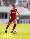 09.08.2026, Google Pixel Frauen-Bundesliga: Testspiel FC Bayern Frauen - Paris FC, im Sportpark Unterhaching,  Klara Bühl (FC Bayern München) Schuss