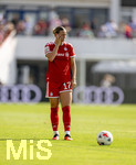 09.08.2026, Google Pixel Frauen-Bundesliga: Testspiel FC Bayern Frauen - Paris FC, im Sportpark Unterhaching,  Klara Bühl (FC Bayern München) nachdenklich 