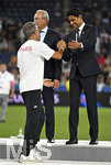 12.08.2026, Fussball UEFA-Supercup 2026: Finale in Salzburg (Österreich), Paris St. Germain - Aston Villa, in der Red Bull Arena (Wals bei Salzburg). Präsident Nasser Al-Khelaifi (Paris St. Germain) shakehands mit Trainer Luis Enrique (FC Paris Saint-Germain) 
  


