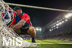 12.08.2026, Fussball UEFA-Supercup 2026: Finale in Salzburg (Österreich), Paris St. Germain - Aston Villa, in der Red Bull Arena (Wals bei Salzburg). Nach dem Spiel wird das Tornetz abgebaut.
